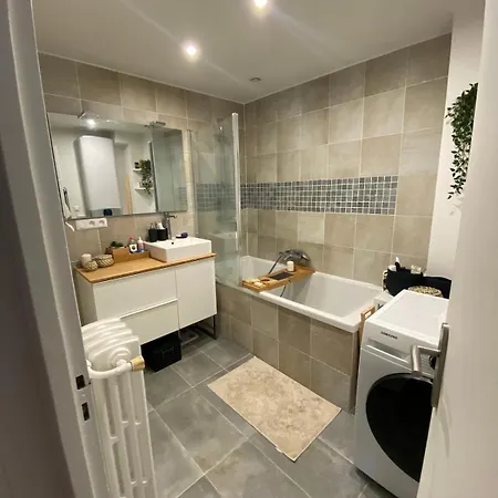 Bright, Quiet Apartment, 15 Min From Paris Bois-Colombes